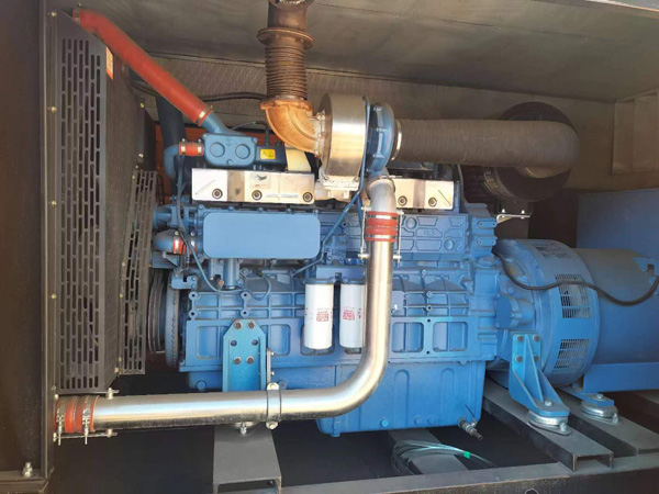 灵寿柴油发电机组一般有几种电压输出？