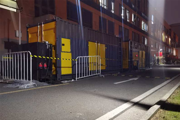 灵寿柴油发电机组的输出电压是如何调节的？