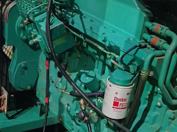 灵寿如何确定新的发电机组控制系统是否与原系统兼容？