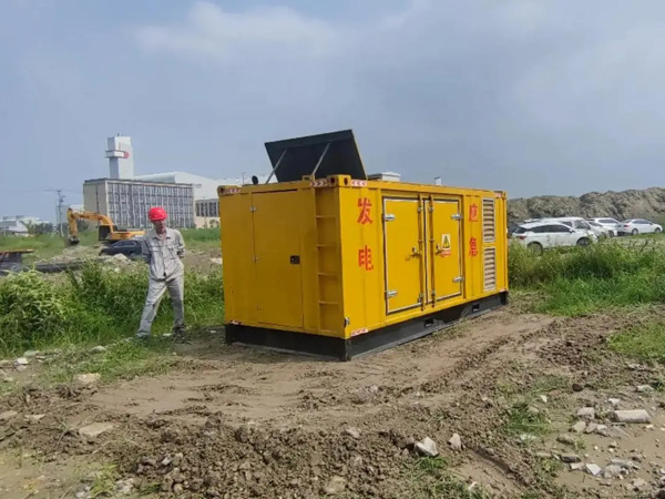 灵寿200KW柴油发电机机组每小时的油耗量受哪些因素影响？