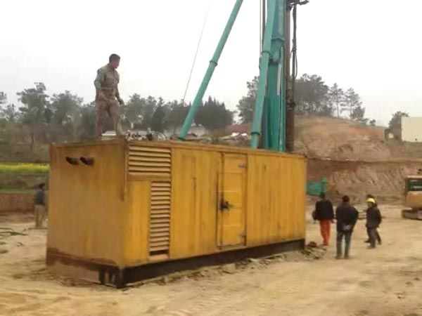 灵寿如何判断水冷式机油散热器密封件是否需要更换？